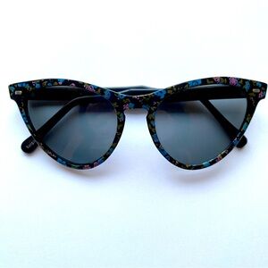 Vintage Cat Eye Sunglasses - Black w Floral Print